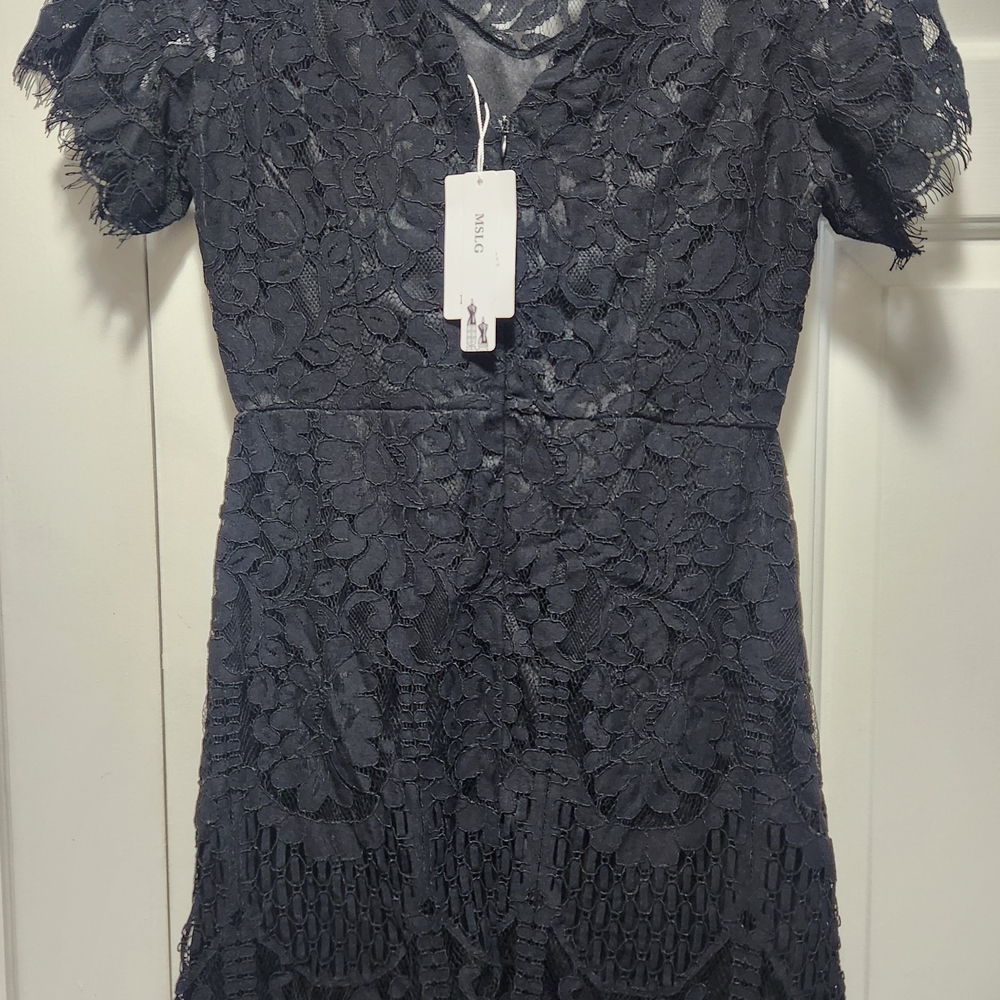 Chic Black Lace Midi Dress